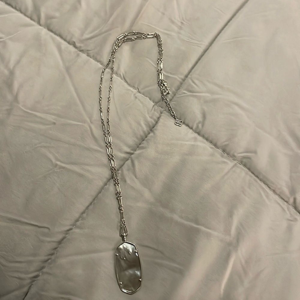 Kendra Scott necklace
